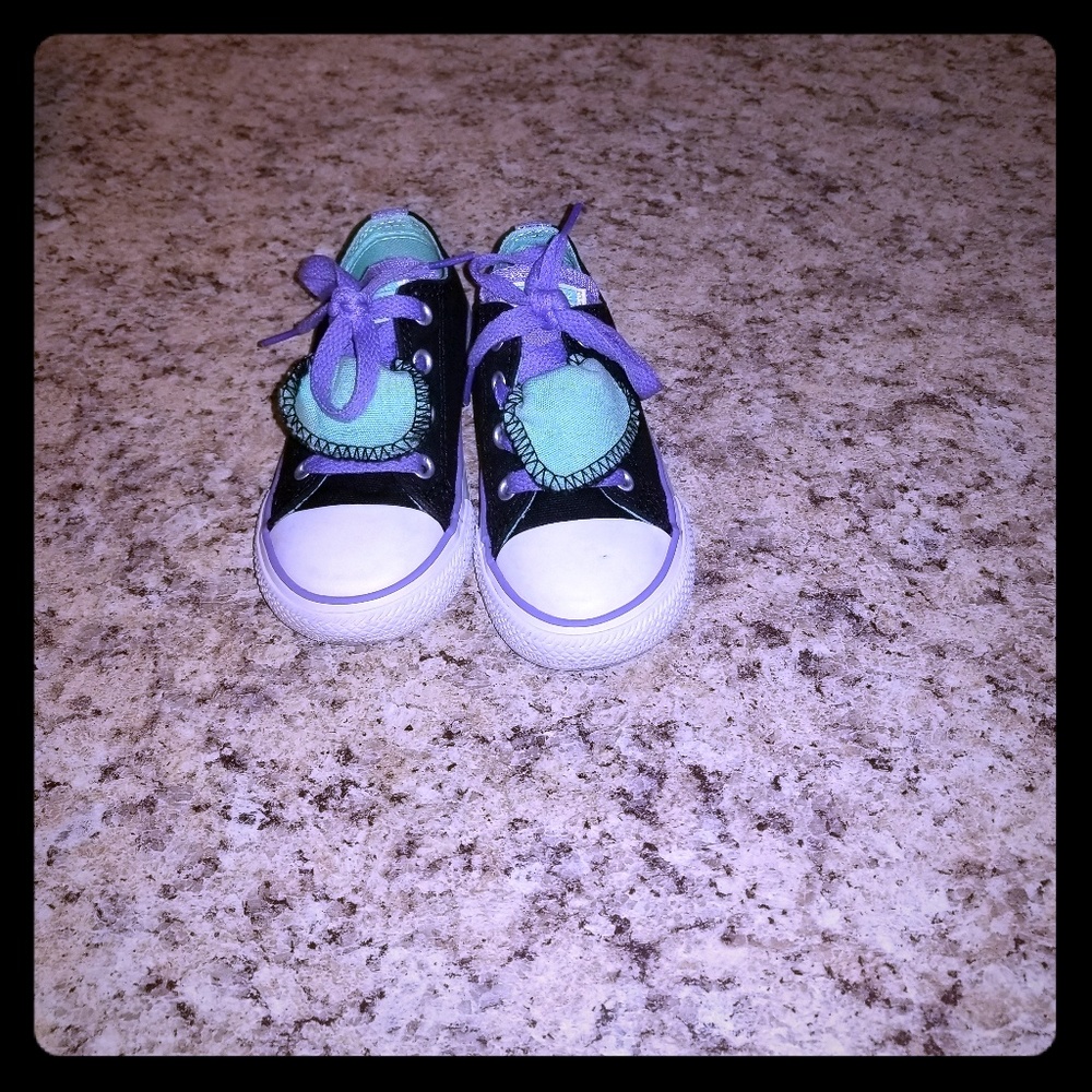 Unisex Converse..accent tongue color